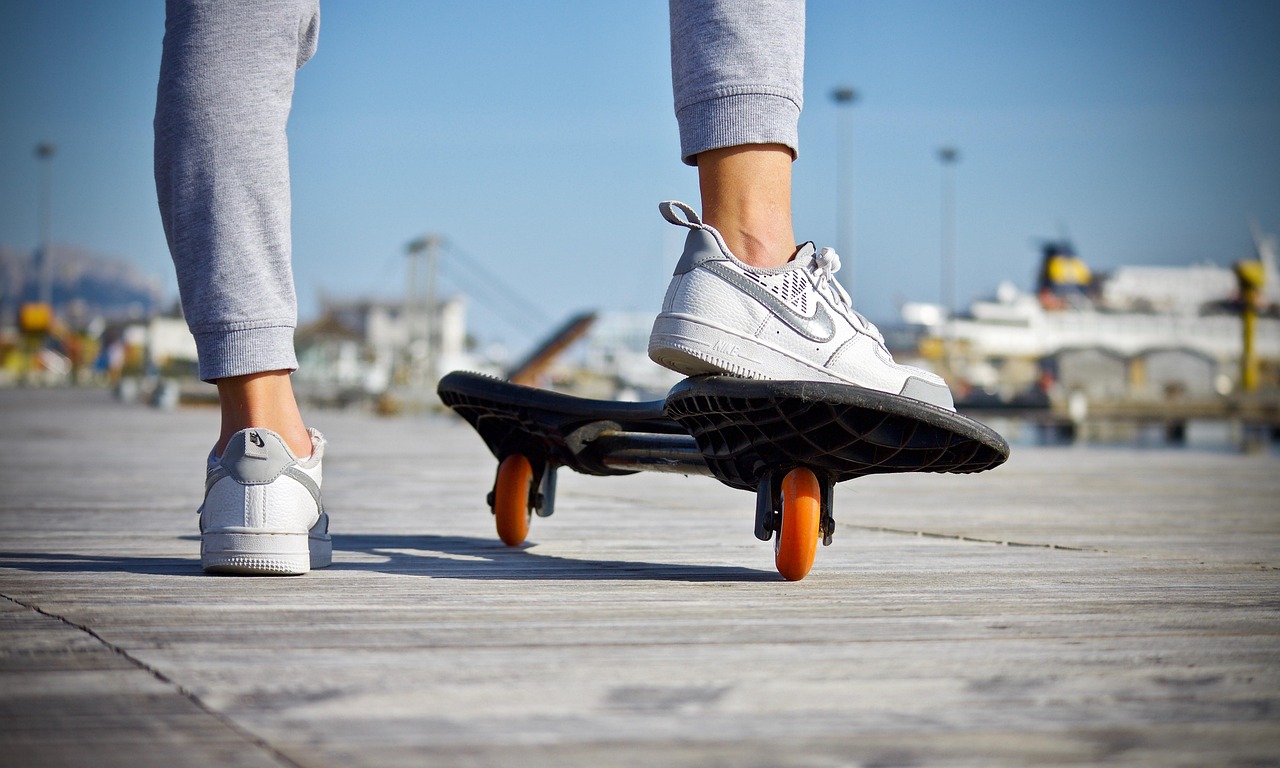 Skateboard, feet, shoes — Discovering the Ultimate Streaming Platform for Endless Entertainment