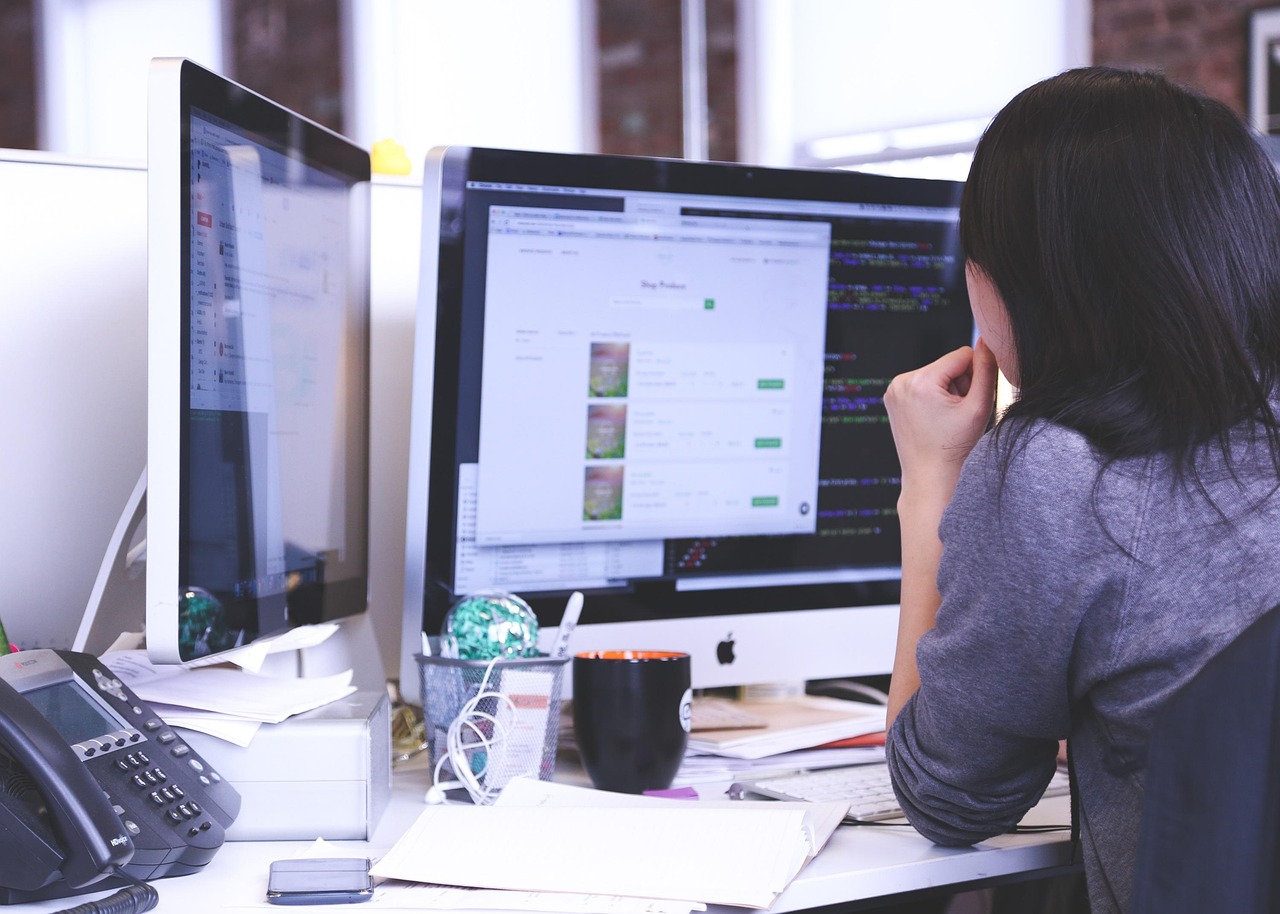 Startup, business, people — How to Typing Lightning-Fast with Sogou Pinyin