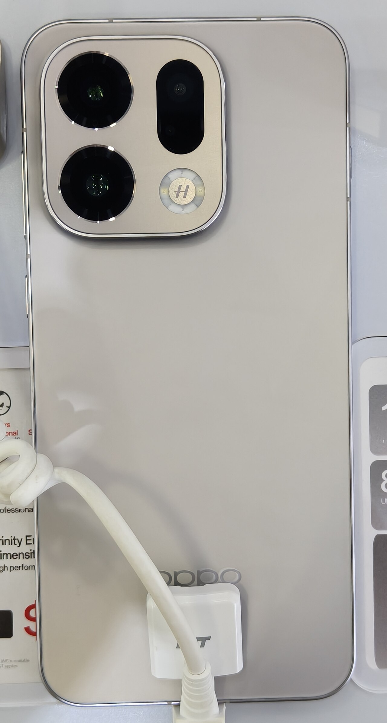 Oppo Find X9 Ultra price drop